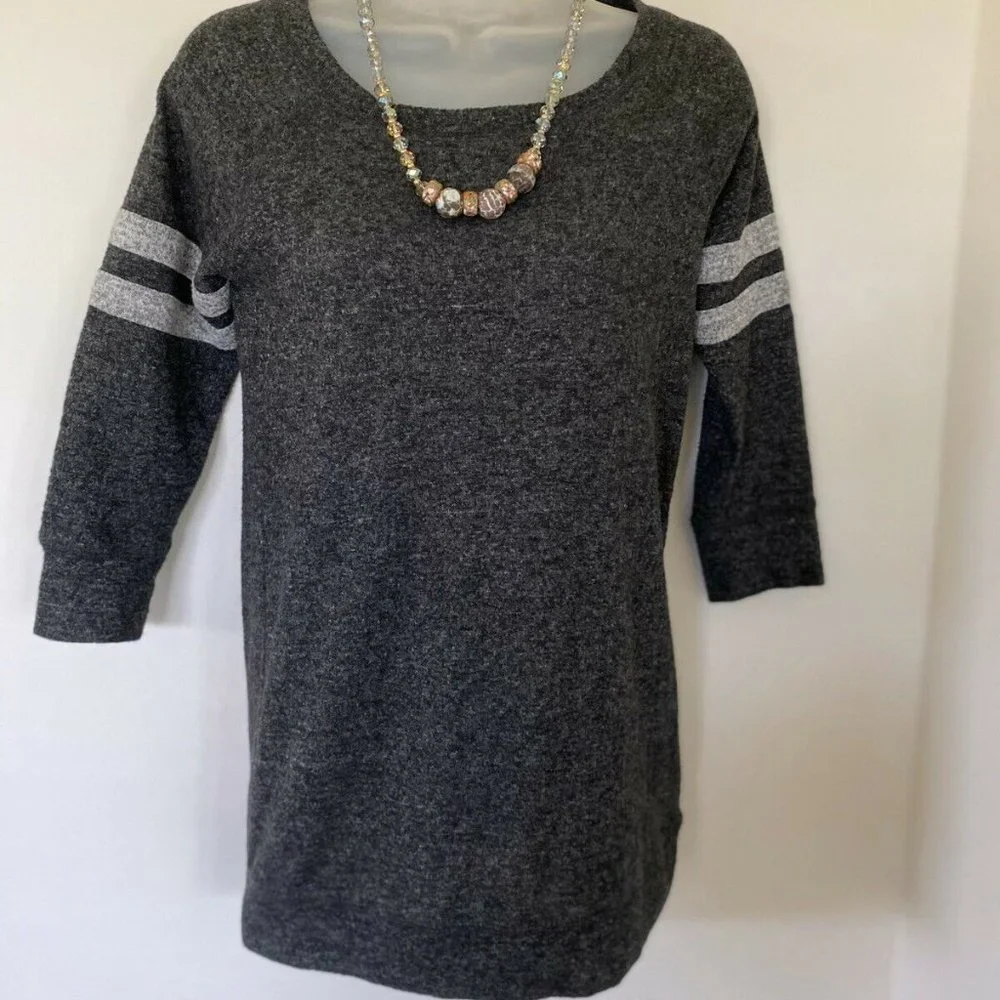 VTG‎ Ladies Sweater Gray with Stripes 3/4 Sleeves